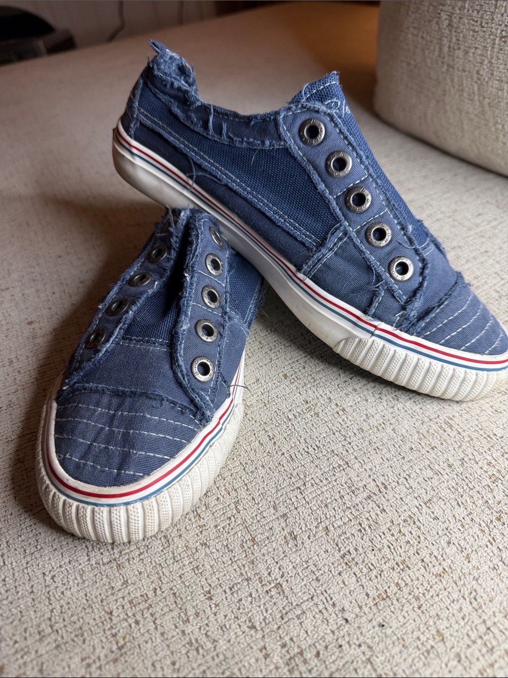 Women’s Slip-On Canvas Sneakers in Navy Blue